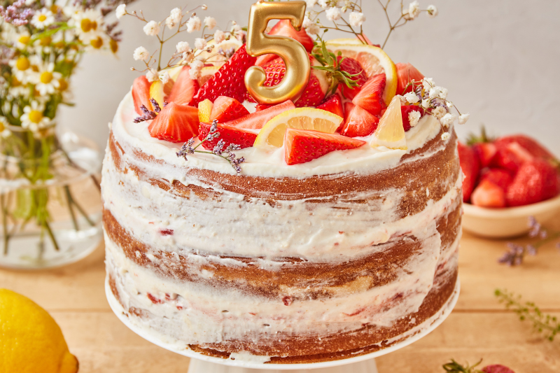 Layer cake aux fraises et citron