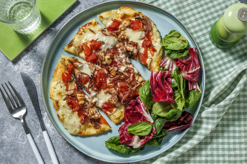 Pizzas naan au bleu et tomates séchées