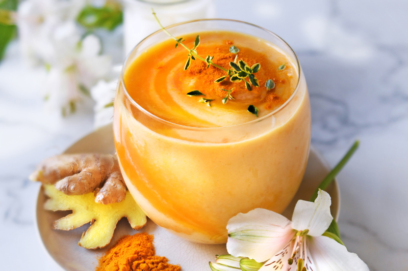 Smoothie mangue et curcuma