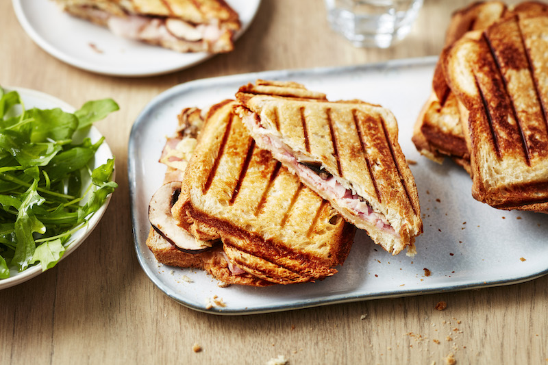 Croque-monsieur aux champignons, jambon, emmental