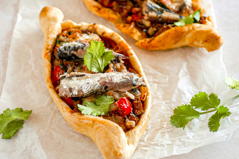 Pide turque aux sardines en conserve