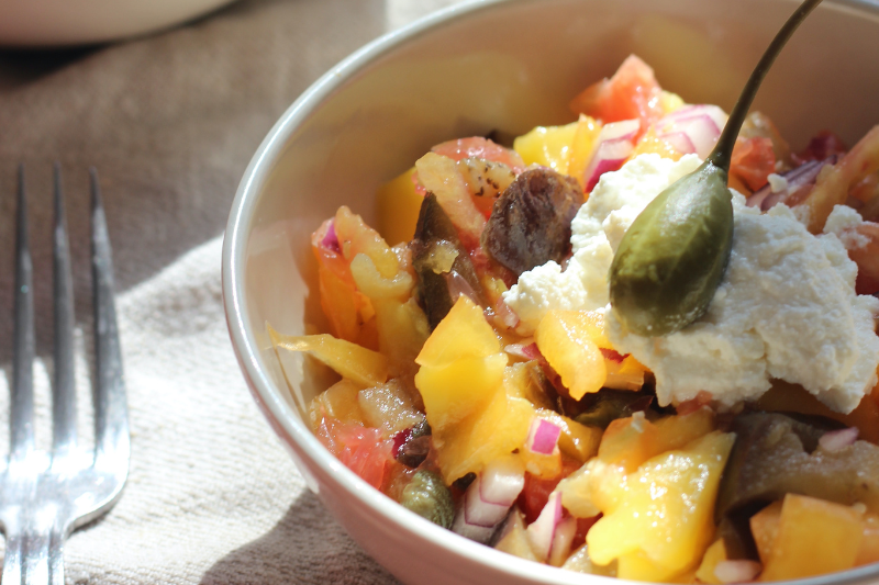 Tartare de fruits et légumes aux câpres et câprons