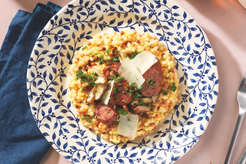 Risotto de Fregola Sarda à la saucisse Montbéliard IGP et poêlée de shitakés-persillés