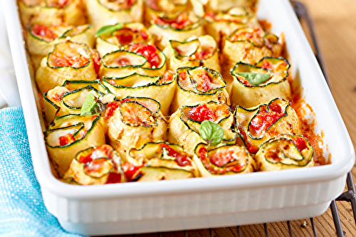 Rouleaux de courgettes à la tomate