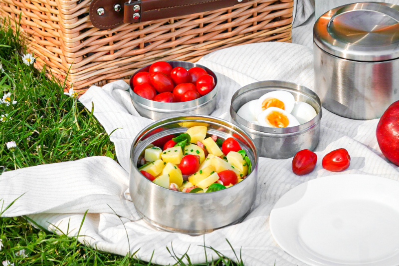 Salade de pommes de terre primeurs aux tomates cerises, mâche et lardons