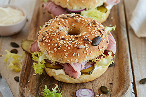 Bagels maison au jambon et aux cornichons