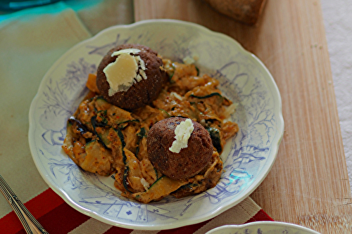 Boulettes de quinoa au cœur fondant d’Ossau-Iraty et tagliatelles de courgettes