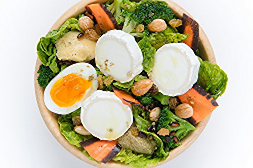 Bowl de légumes et bûchette de chèvre affinée