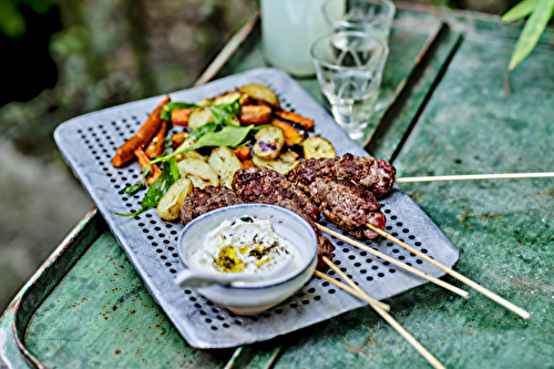 Brochettes d’agneau façon kefta, sauce yaourt