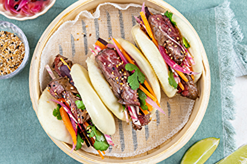 Gua bao à l’onglet de boeuf et pickles