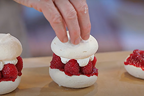 Meringues aux fruits rouges