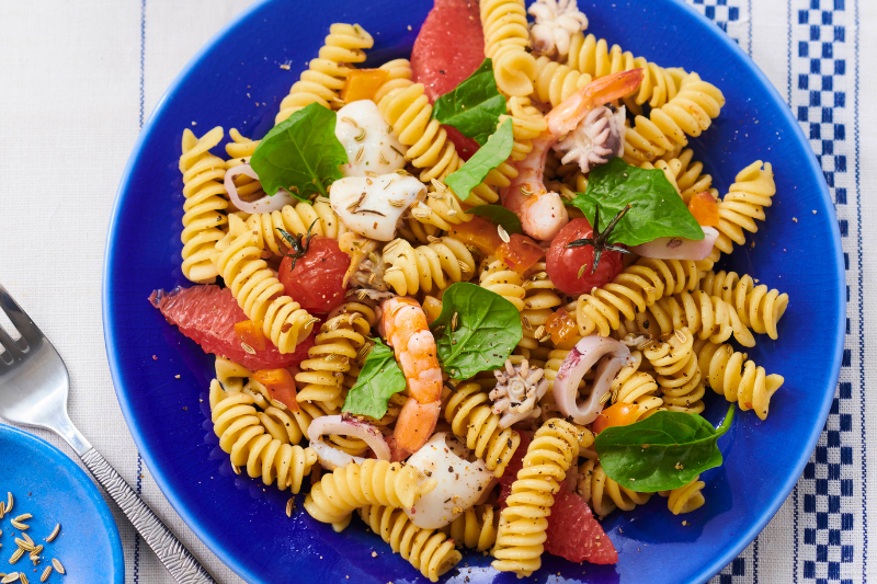 Salade de grandes torsades aux fruits de mer