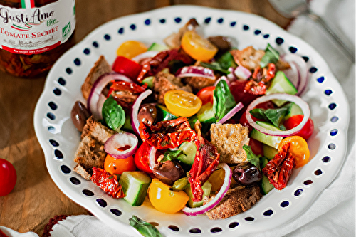 Salade panzanella aux deux tomates