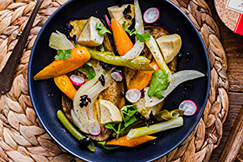 Aubergines confites à l’huile d’olive et légumes à la grecque