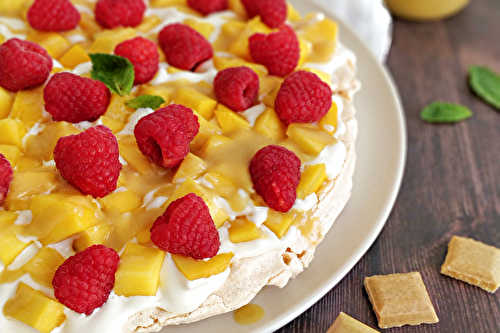 Pavlova mangue passion et framboises