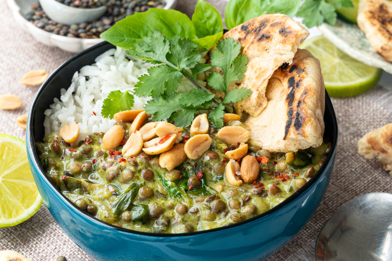 Curry vert aux lentilles, épinards et lait de coco