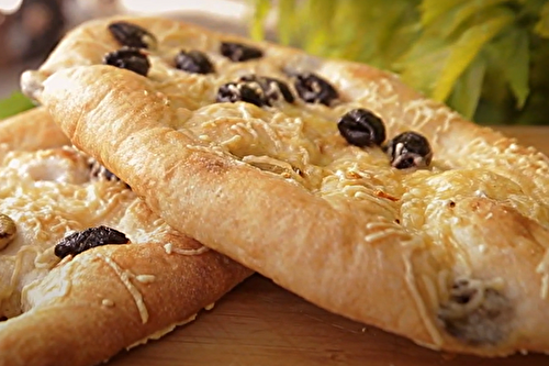 Fougasses aux olives et fromage