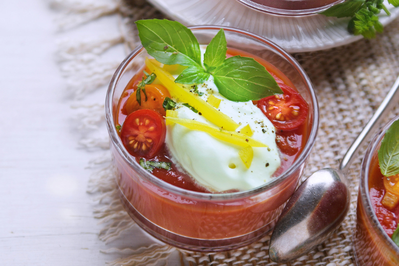 Gaspacho à la chantilly au basilic