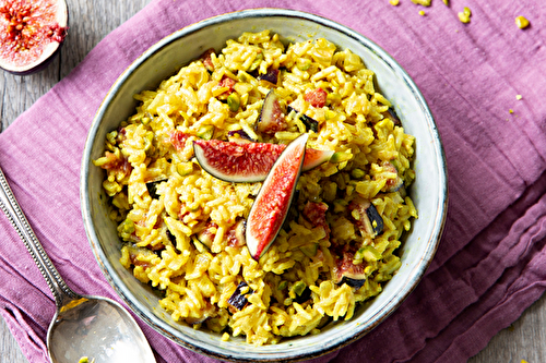 Riz pilaf aux oignons, au lait de coco et aux figues