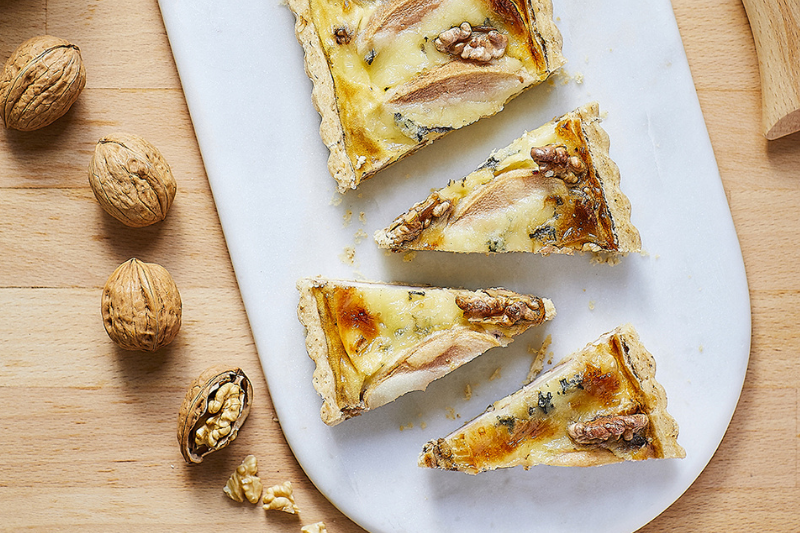 Tarte aux noix de Grenoble, poire et bleu