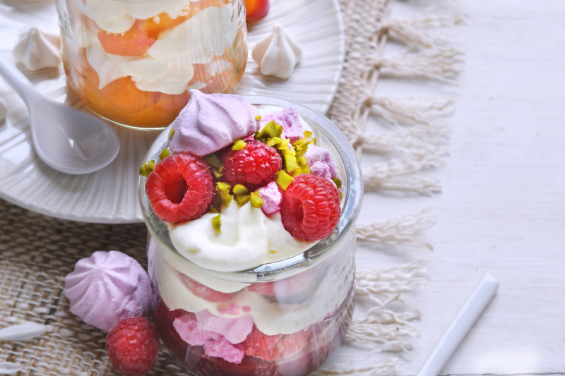 Verrines aux fruits d’été et chantilly aromatisée