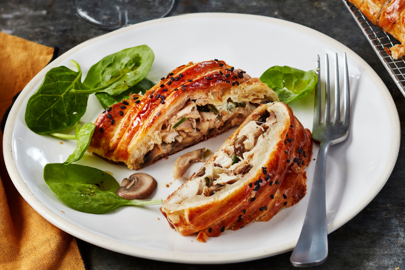 Feuilleté de lapin tressé au Roquefort et aux champignons