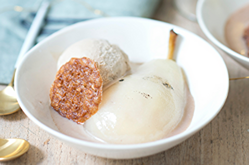 Poires pochées et glace au marron du Périgord, tuile châtaigne