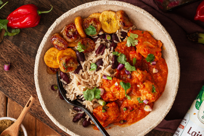 Sauté de poulet aux poivrons et bananes plantains