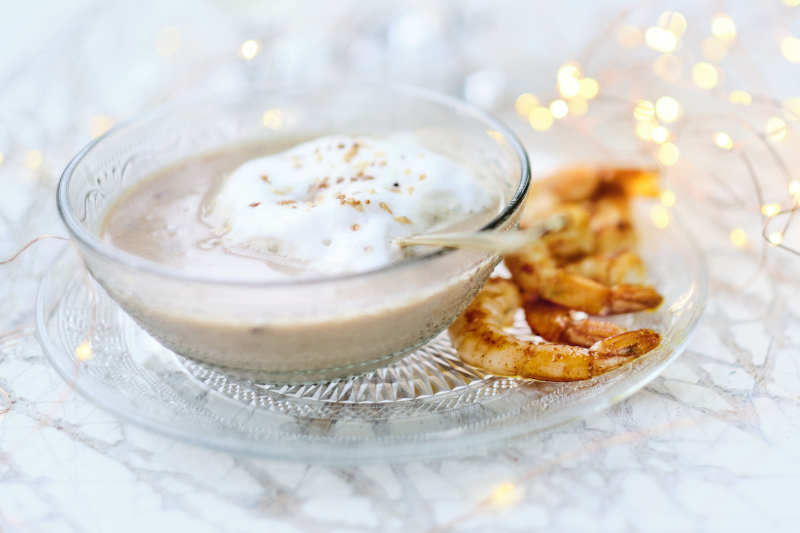 Cappuccino de châtaignes, noisettes et crevettes sautées