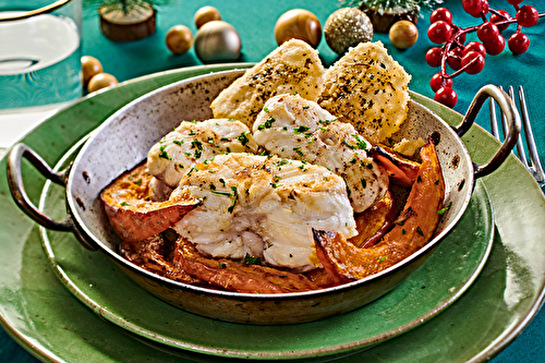 Médaillons de lotte en cassolette, chips de Parmesan, potimarron et persil frais