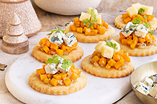 Sablés apéritifs au butternut et aux cubes de Bleu