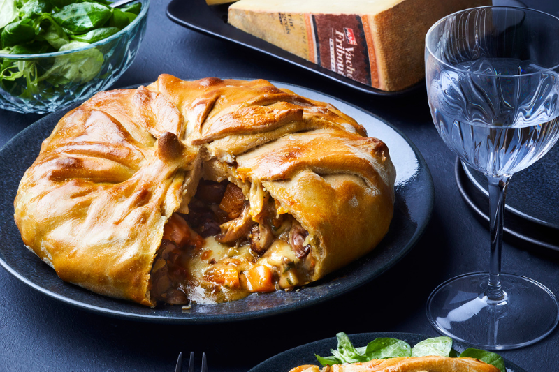 Tourte au butternut, aux champignons, aux marrons et au Vacherin Fribourgeois AOP