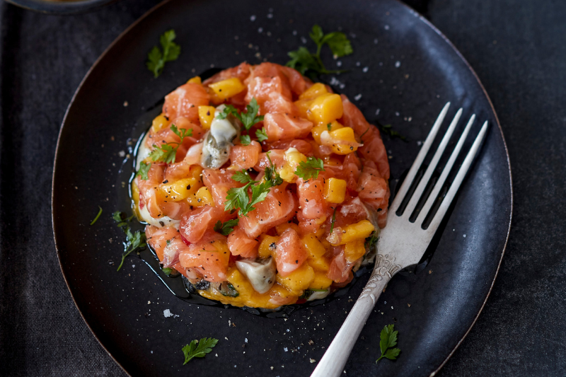 Tartare de saumon cru écossais Label Rouge aux huîtres à la mangue