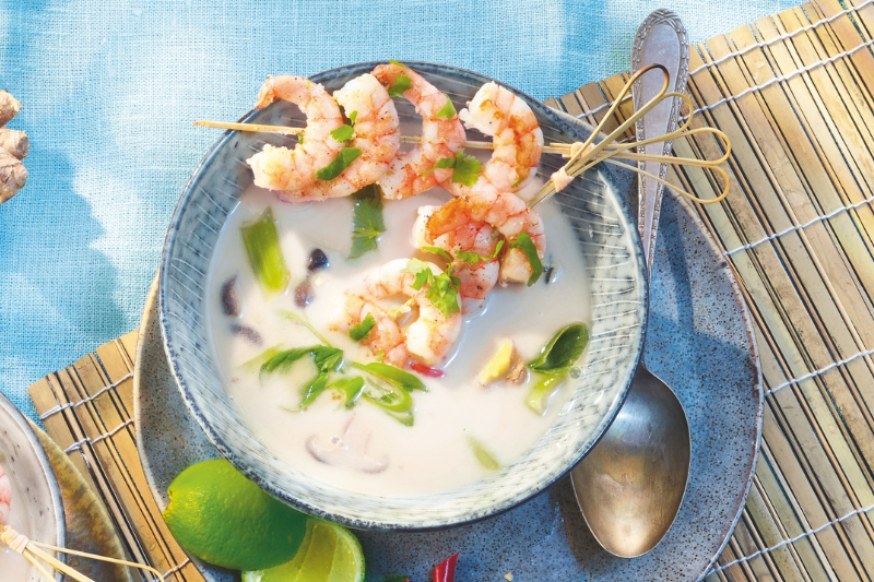 Tom Kha Gai aux brochettes de crevettes