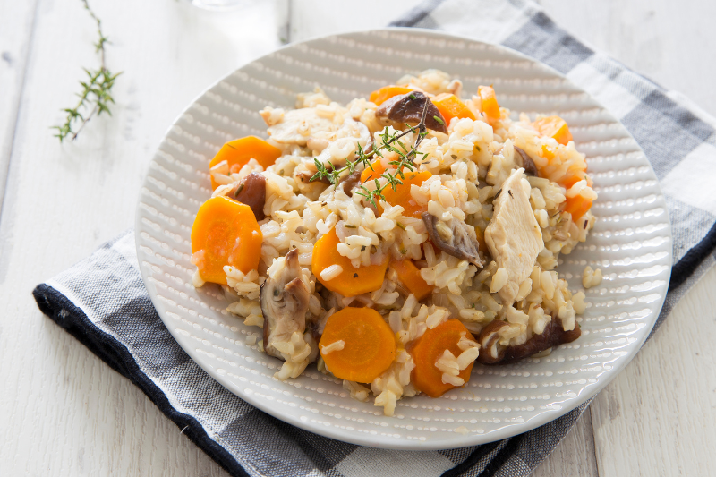 Pilaf de riz de Camargue aux carottes et poulet