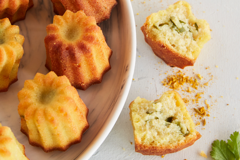 Mini-cannelés au poulet curry aux épices indiennes