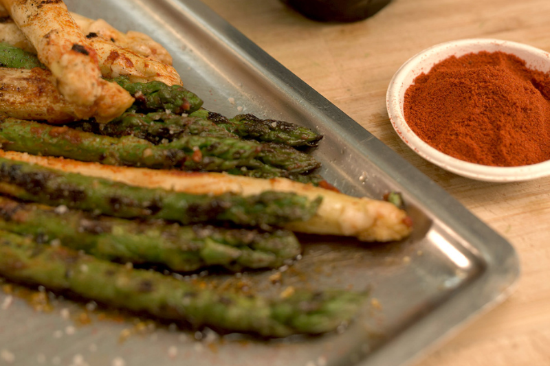 Asperges marinées au paprika et herbes fraîches