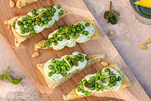 Focaccia de Ligurie, à la ricotta, pesto et petits pois