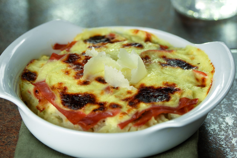 Gratin de chou-fleur au Parmesan et jambon cru