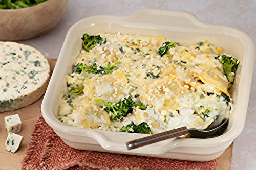 Pâtes fraîches farcies aux girolles poêlées et persil de la Drôme en gratin, brocoli et fourme d’Ambert