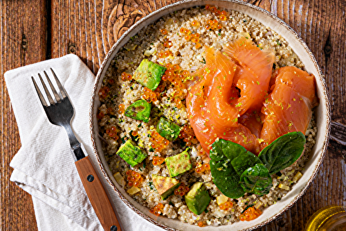 Quinoa à l’avocat et à la truite fumée