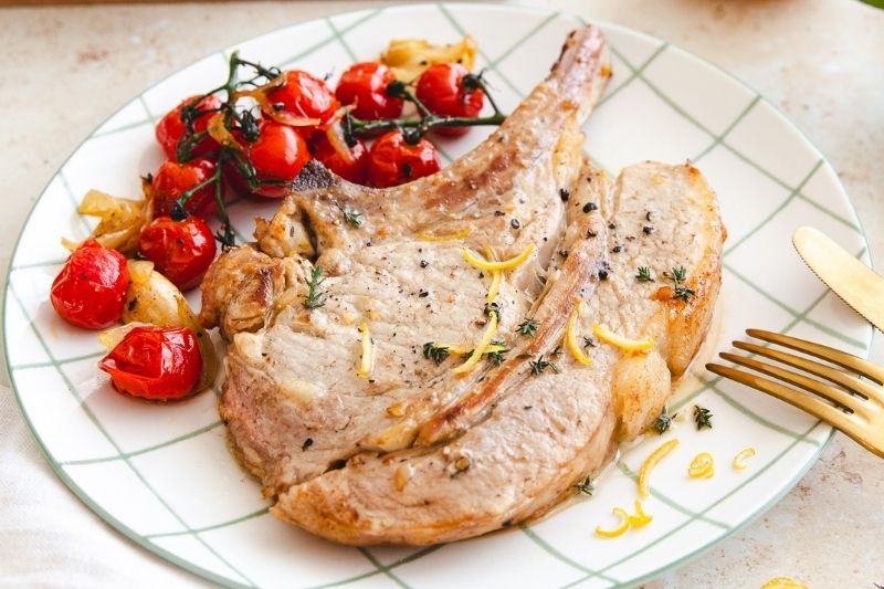 Côte de veau aux tomates cerises