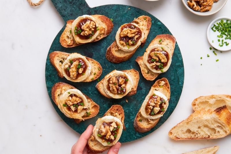 Crostini chèvre, figues et noix
