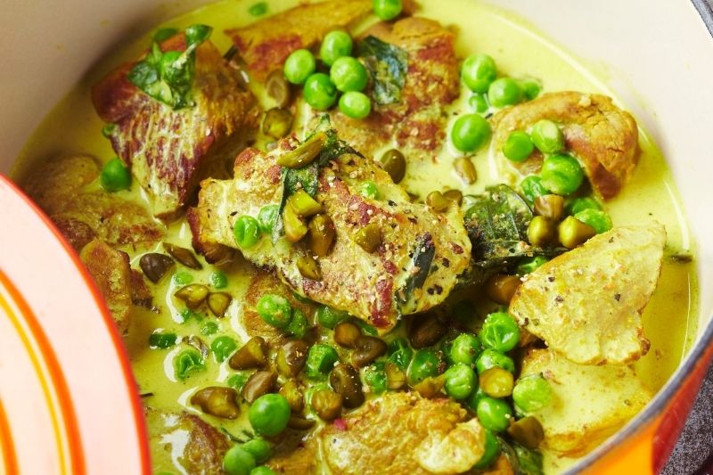 Curry d’agneau aux petits pois et aux pistaches