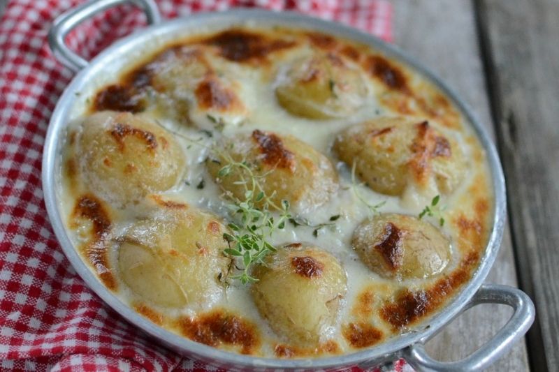 Pommes de terre primeurs La Noirmoutier gratinées au Gorgonzola