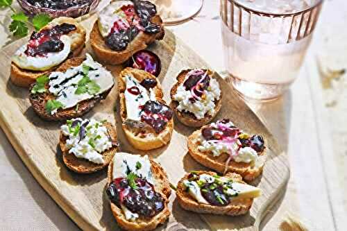 Tartines fromagères et compotée de cerises