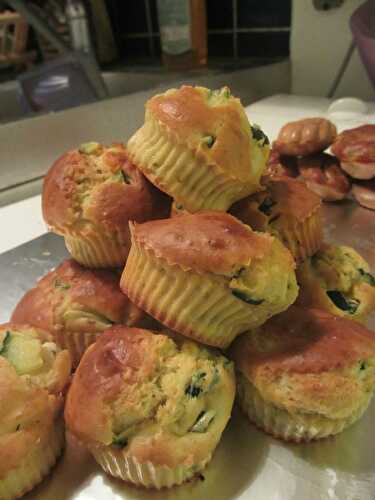 Mini cakes salés courgette, chèvre frais et herbes de Provence