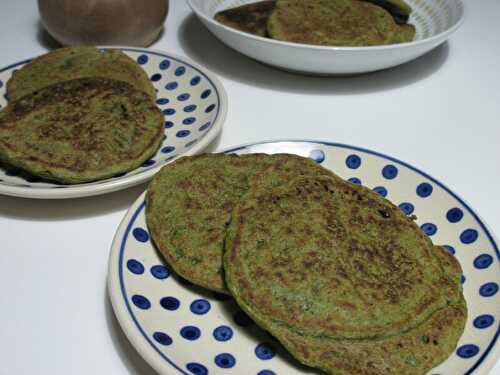 Mini galettes de sarrasin aux fanes de radis (recette végétale / sans gluten/ Antigaspi)