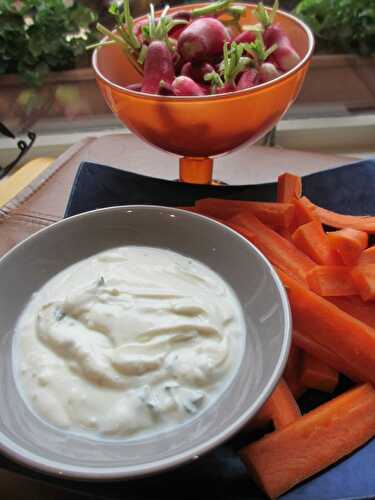 Sauce pour crudités : chèvre frais, miel et romarin