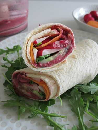 Wraps à la sauce betterave/chèvre et crudités du jour (végétarien)